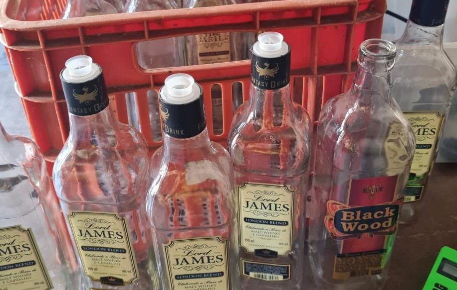 Polícia Civil descobre laboratório de falsificação de bebidas alcoólicas em Cachoeirinha