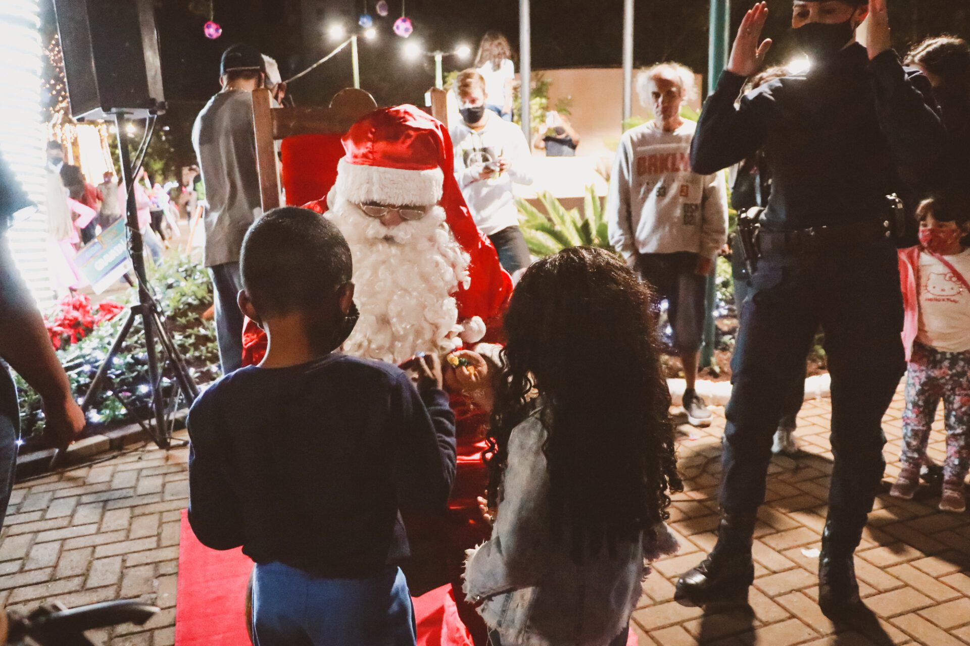 Noite mágica marca a chegada do Papai Noel a Gravataí