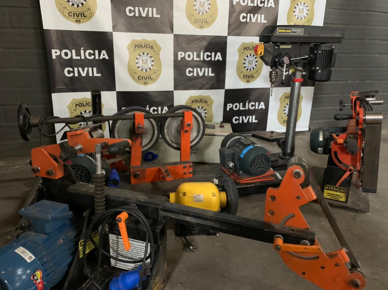 Avaliados em R$ 100 mil, equipamentos de cutelaria furtados em Gravataí são recuperados