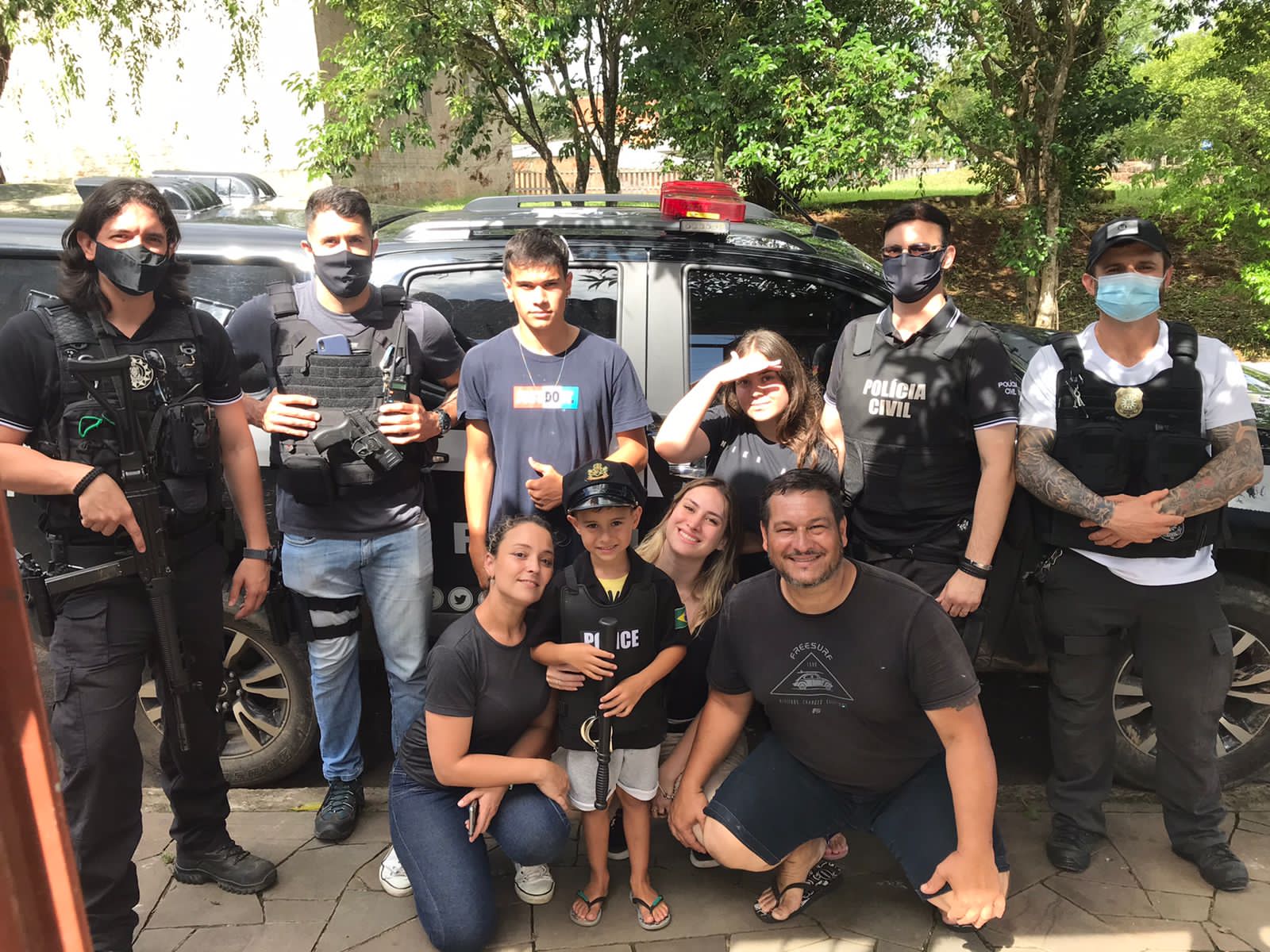 Polícia Civil faz a festa para menino de Gravataí
