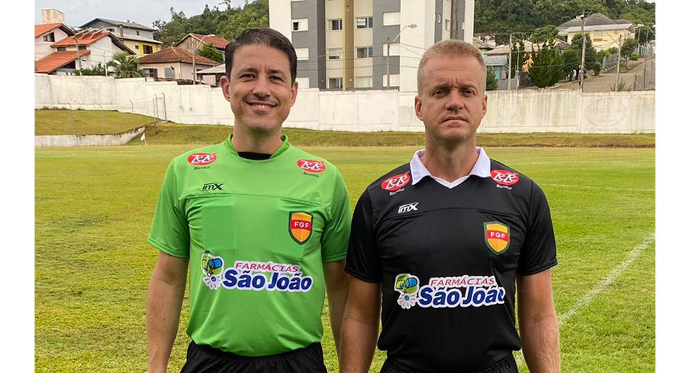 Dupla de árbitros gravataienses representa a cidade no Gauchão 2022