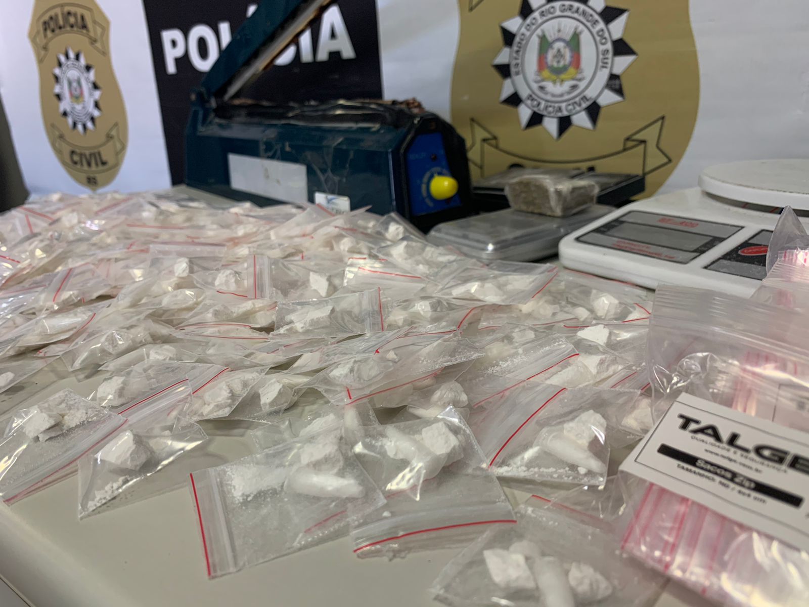 Investigação revela casa usada como ponto de distribuição de cocaína em Gravataí