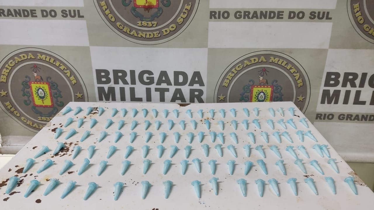 Duas mulheres são presas com mais de 100 porções de drogas em Cachoeirinha