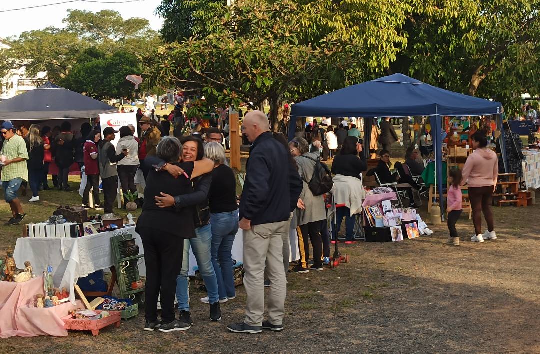 Feira reúne exposição de artesanato, gastronomia e adoção de pets em Cachoeirinha