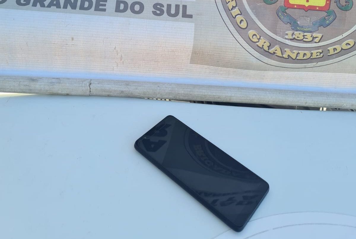 Mulher é presa por furto de celular em Cachoeirinha