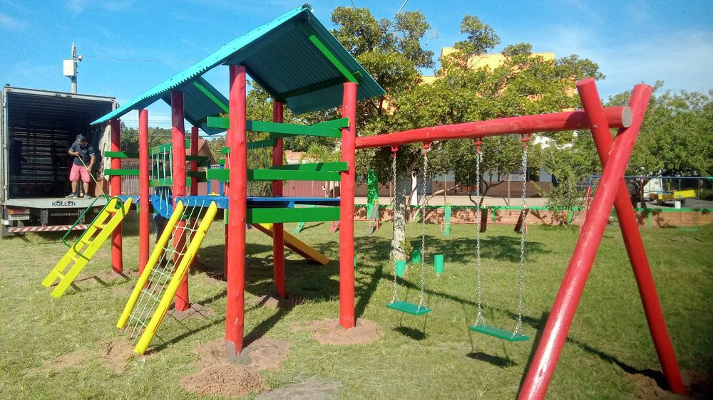 Cachoeirinha receberá dez conjuntos de brinquedos em praças do município
