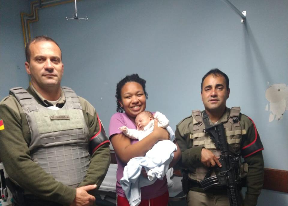 Bebê de um mês é salva por policiais militares em Gravataí