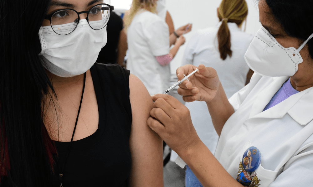 Cachoeirinha oferece vacinas e testes de Covid em shopping neste sábado