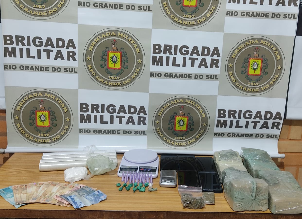 Casal é preso por tráfico de drogas após denúncia anônima em Gravataí