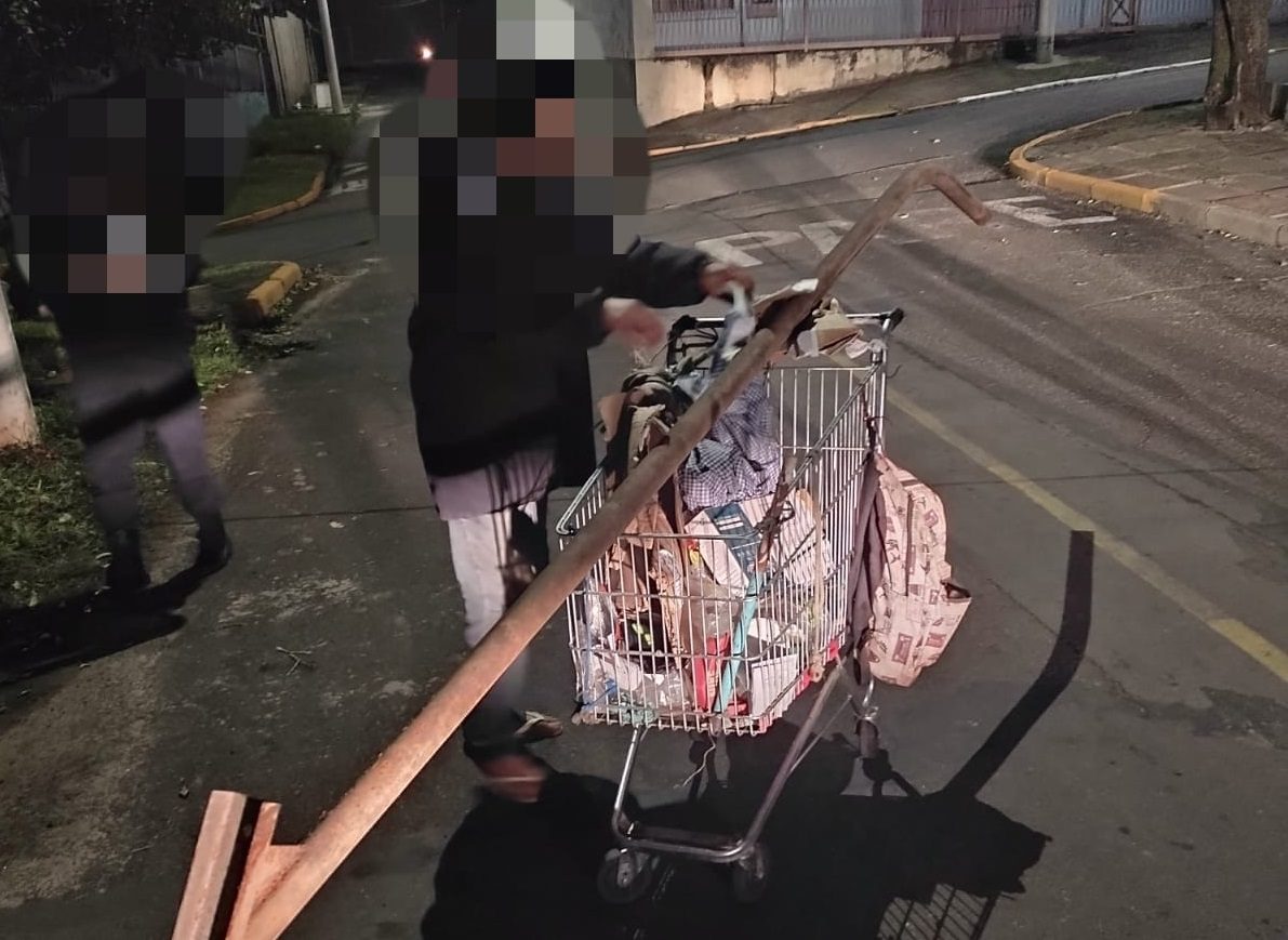 Homem é preso pelo furto de um poste de três metros em Cachoeirinha
