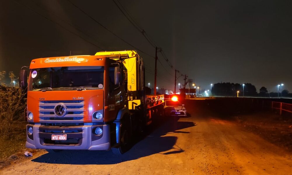 Negociação de caminhão furtado em Gravataí termina com dois homens presos
