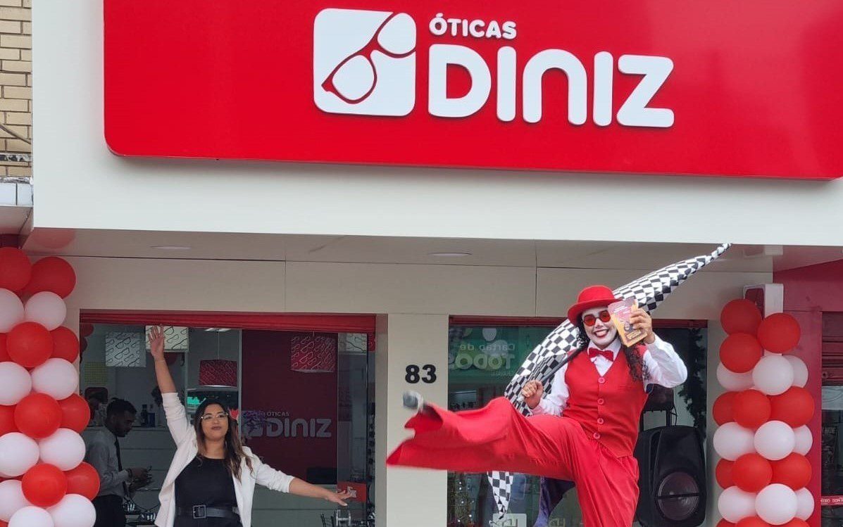 Óticas Diniz celebra reinauguração em Gravataí com muitas promoções