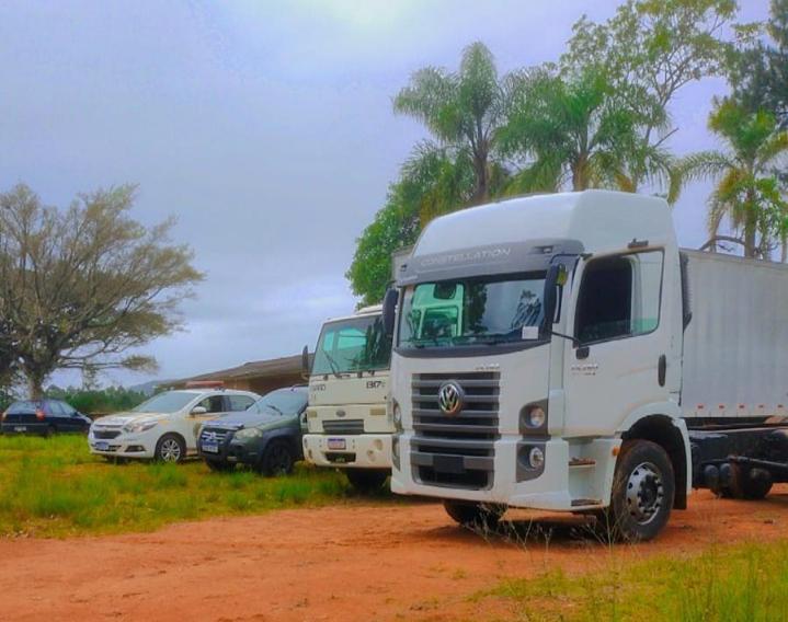Trio é preso em Gravataí com caminhões roubados