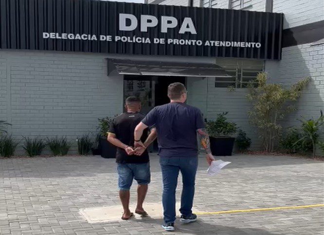 Dois suspeitos de roubo a residência são presos em Cachoeirinha