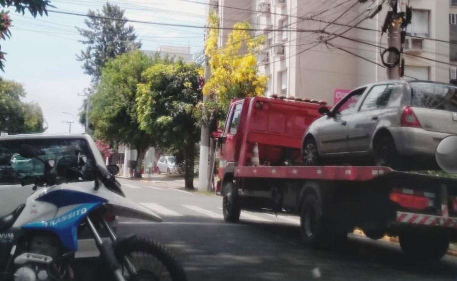 Carro com mais de R$ 23 mil em multas é recolhido em Gravataí