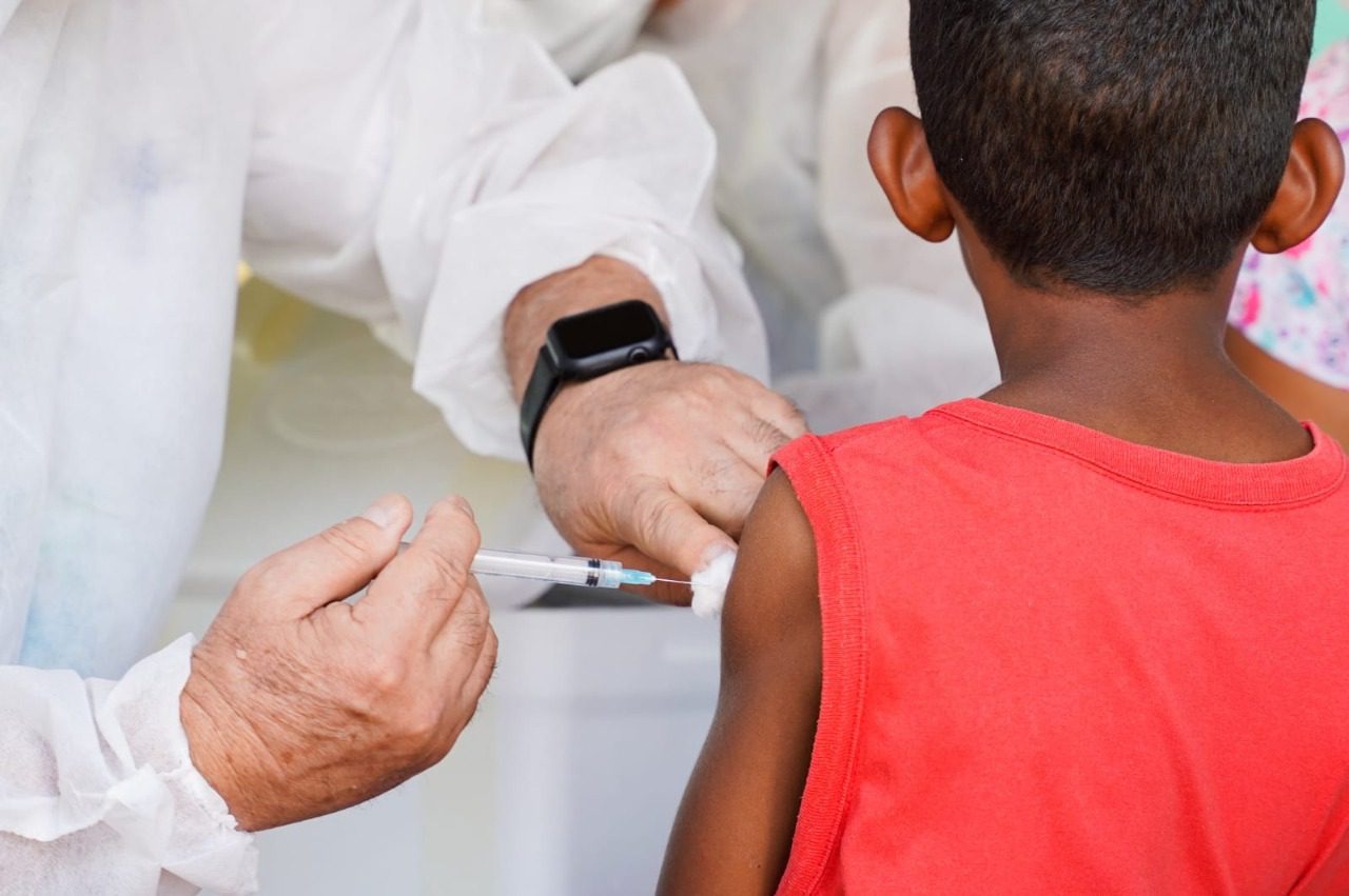 Gravataí retoma vacinação contra a covid-19 em crianças de cinco a 11 anos