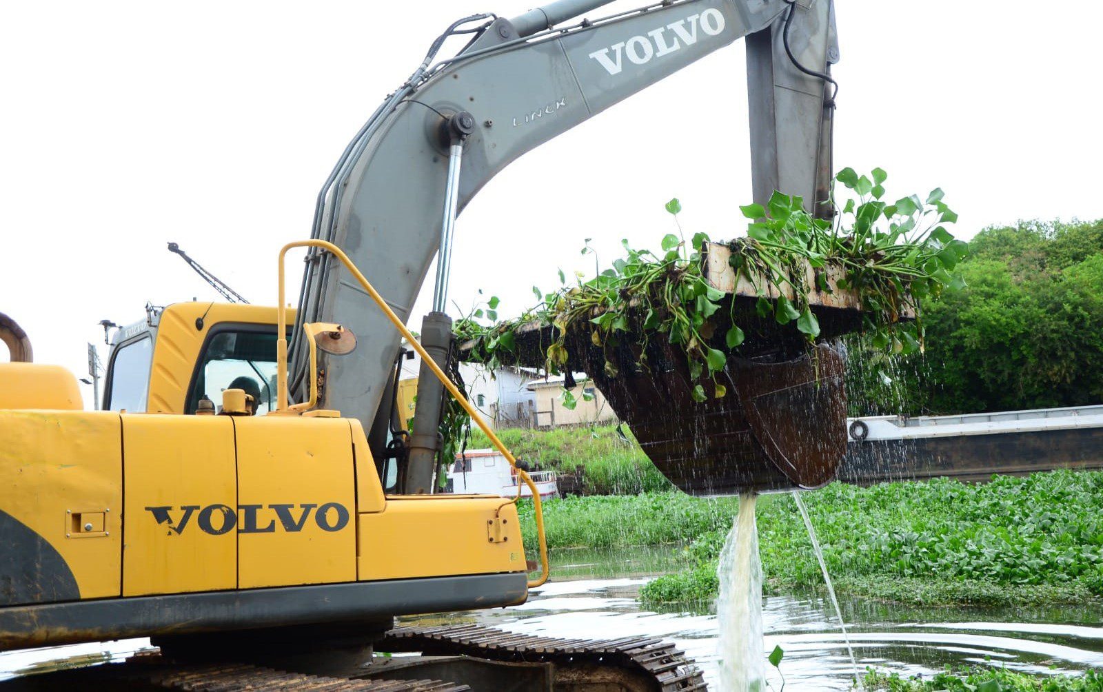 Operação para limpeza do Rio Gravataí continua em Cachoeirinha
