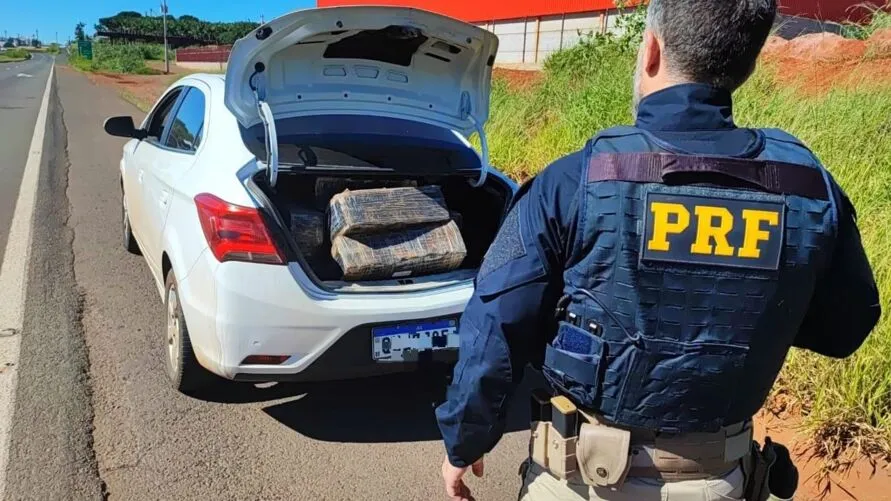 Carro roubado em Gravataí é flagrado transportando quase 400 kg de droga no Paraná