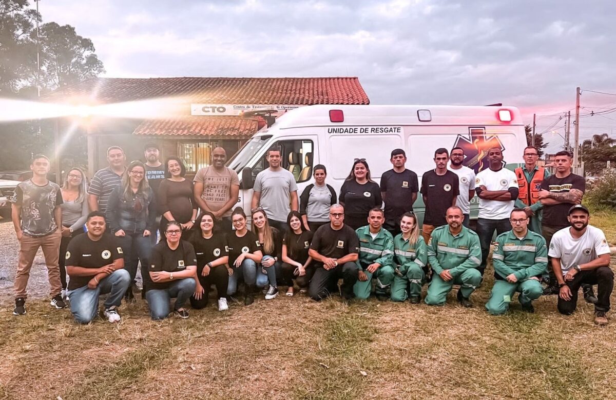 Nove meses após acidente, socorristas de Gravataí recebem ambulância reformada