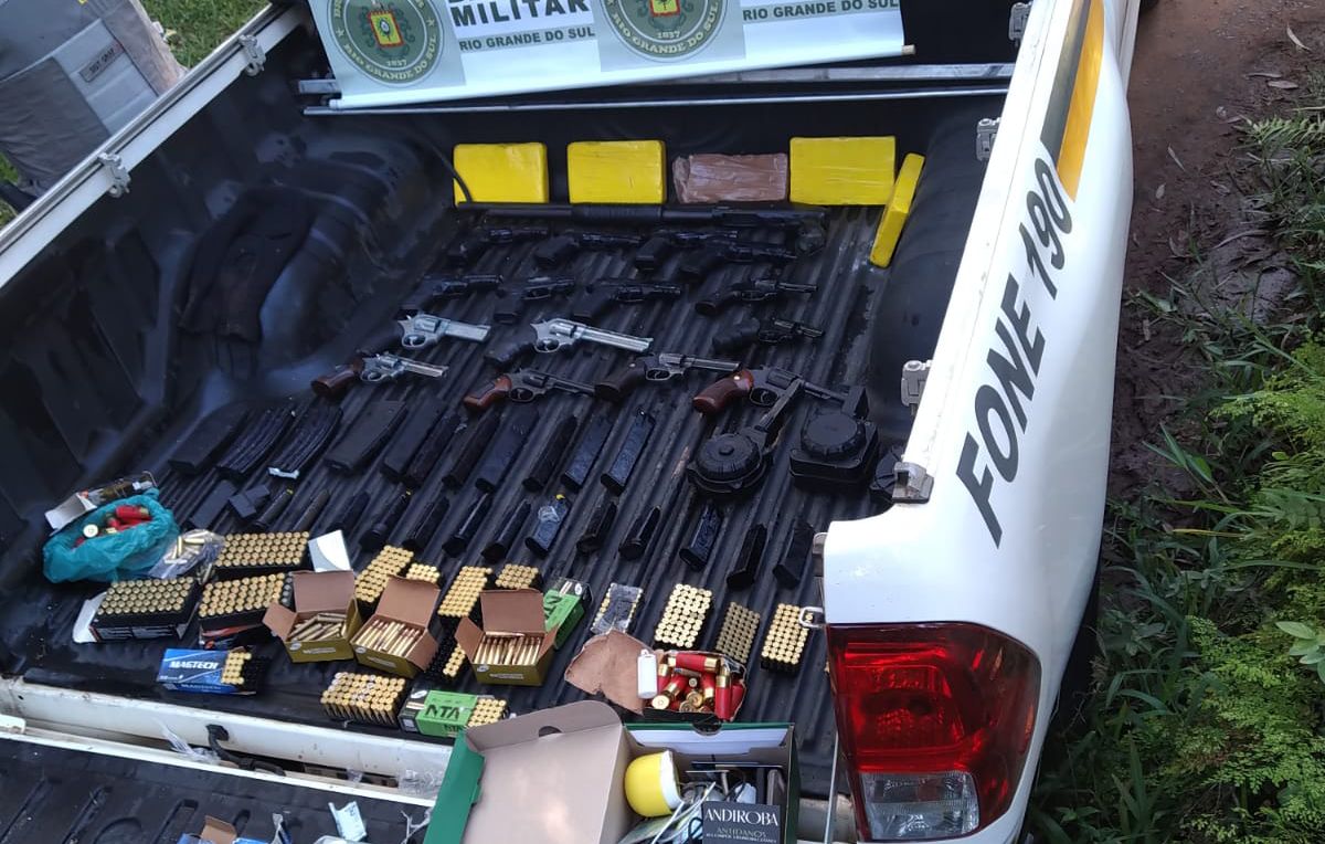 Polícia tem novo confronto com criminosos em Gravataí; armas e drogas foram encontradas