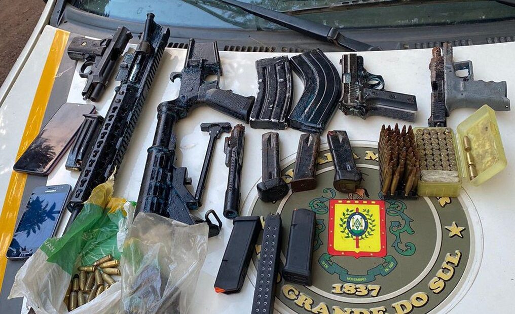 Pelo terceiro dia consecutivo, BM apreende armas no mesmo sítio em Gravataí