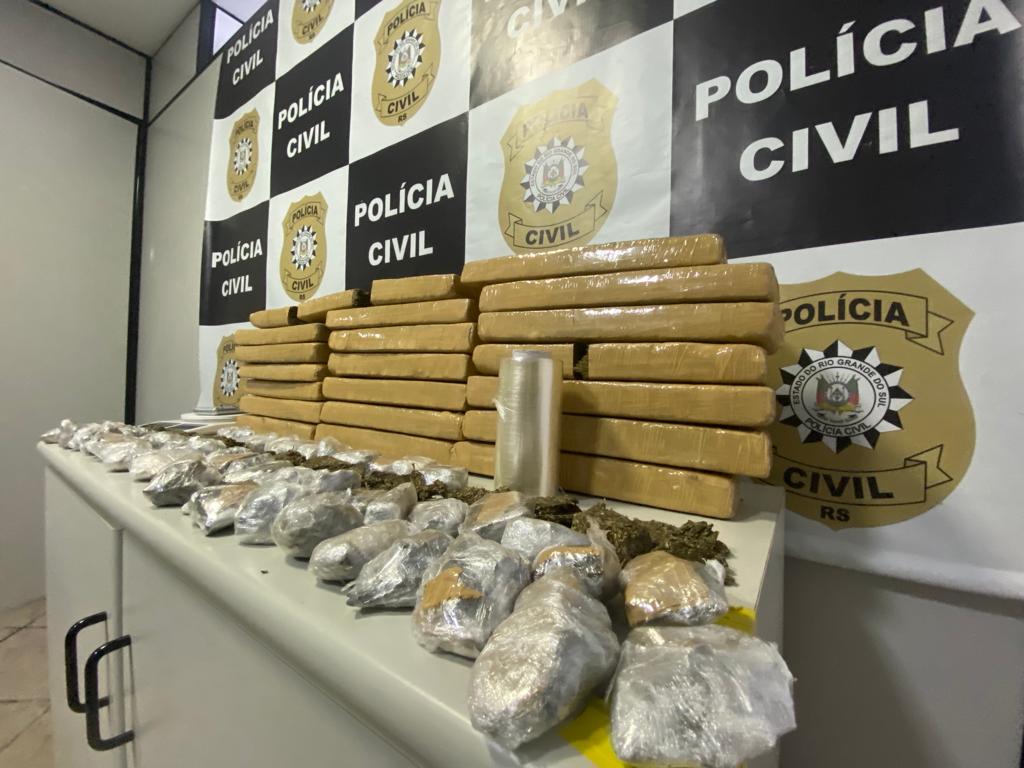 Polícia Civil prende três e apreende 20 quilos de maconha em Gravataí