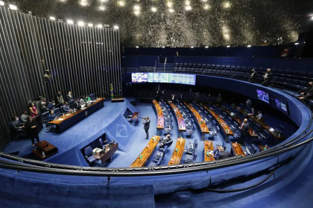 Aprovado projeto que propõe tornar crime a discriminação de políticos no Brasil