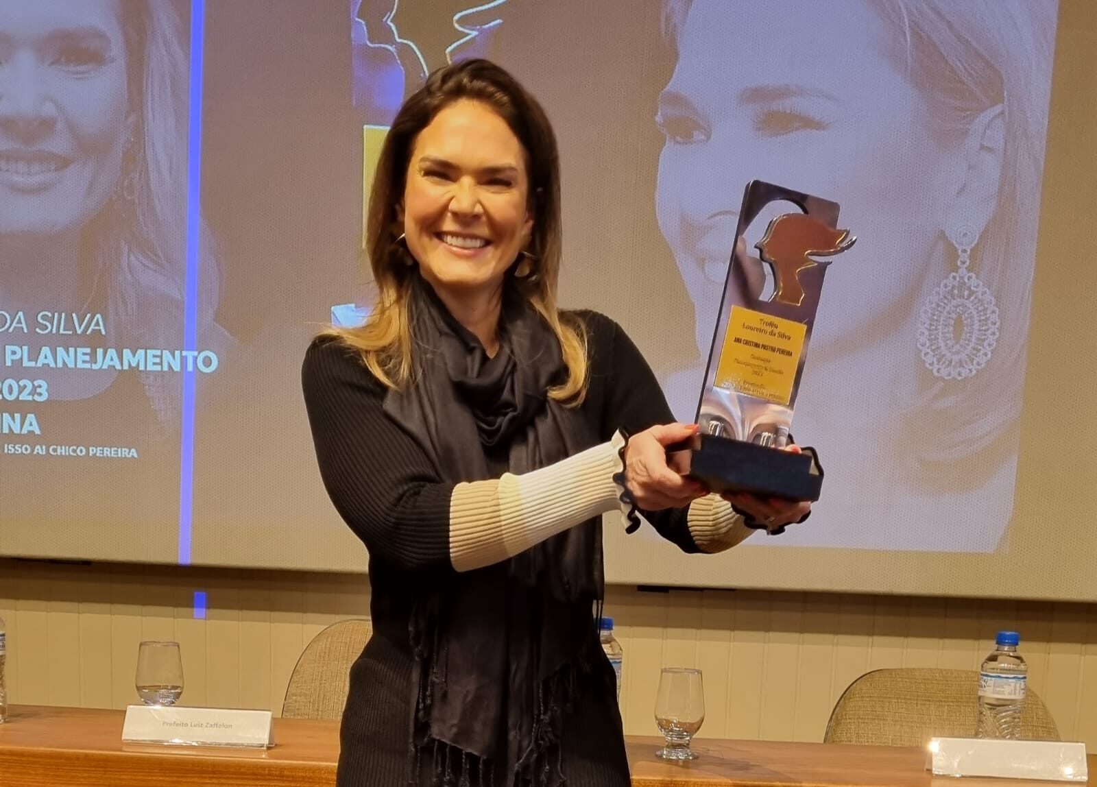 Presidente da Acigra, Ana Cristina Pastro Pereira, é premiada em Gravataí