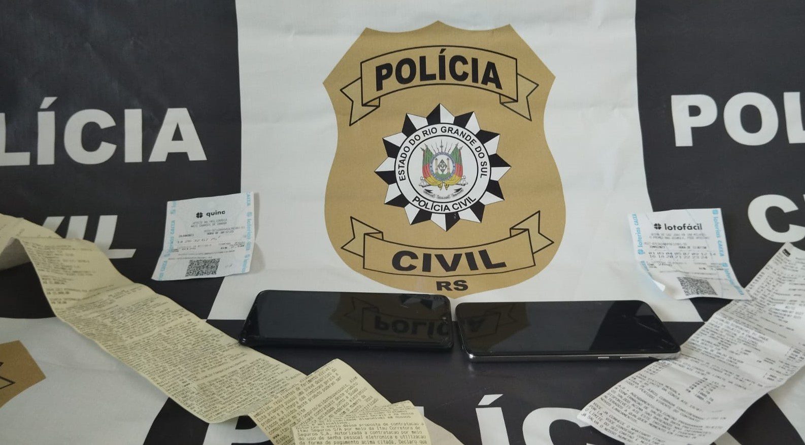 Dupla tenta aplicar o golpe do bilhete premiado em Cachoeirinha e vai presa