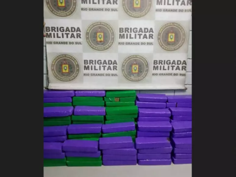 Brigada Militar apreende 101kg de maconha após perseguição em Cachoeirinha