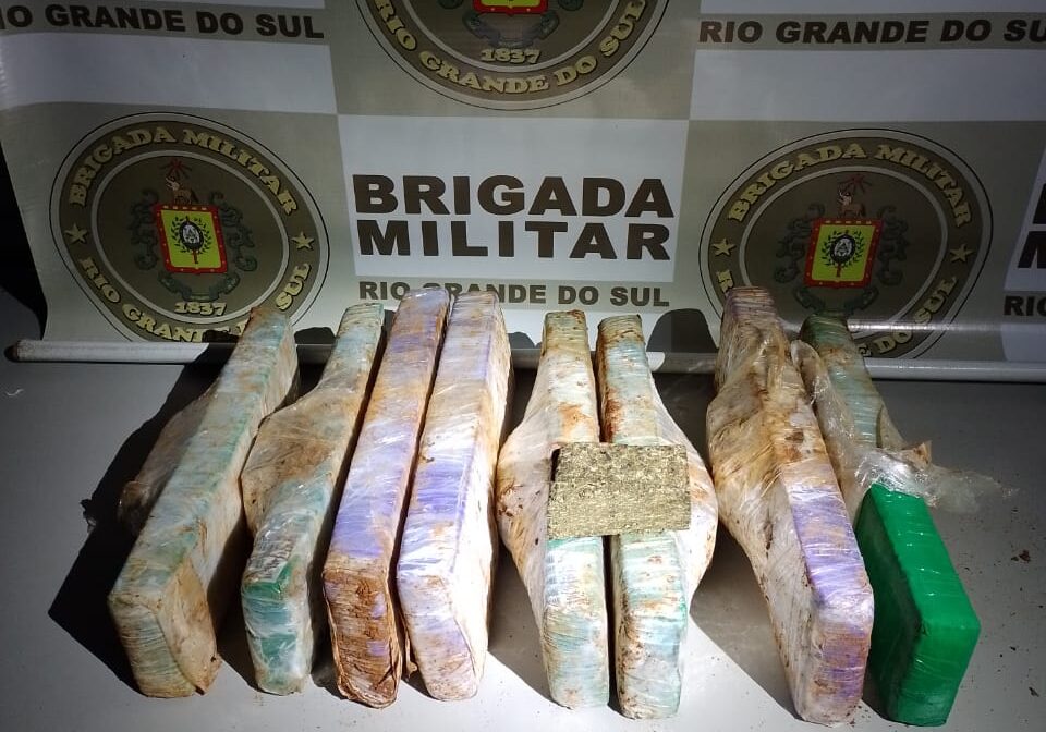 Brigada Militar de Gravataí prende dois homens em duas ocorrências de tráfico de drogas