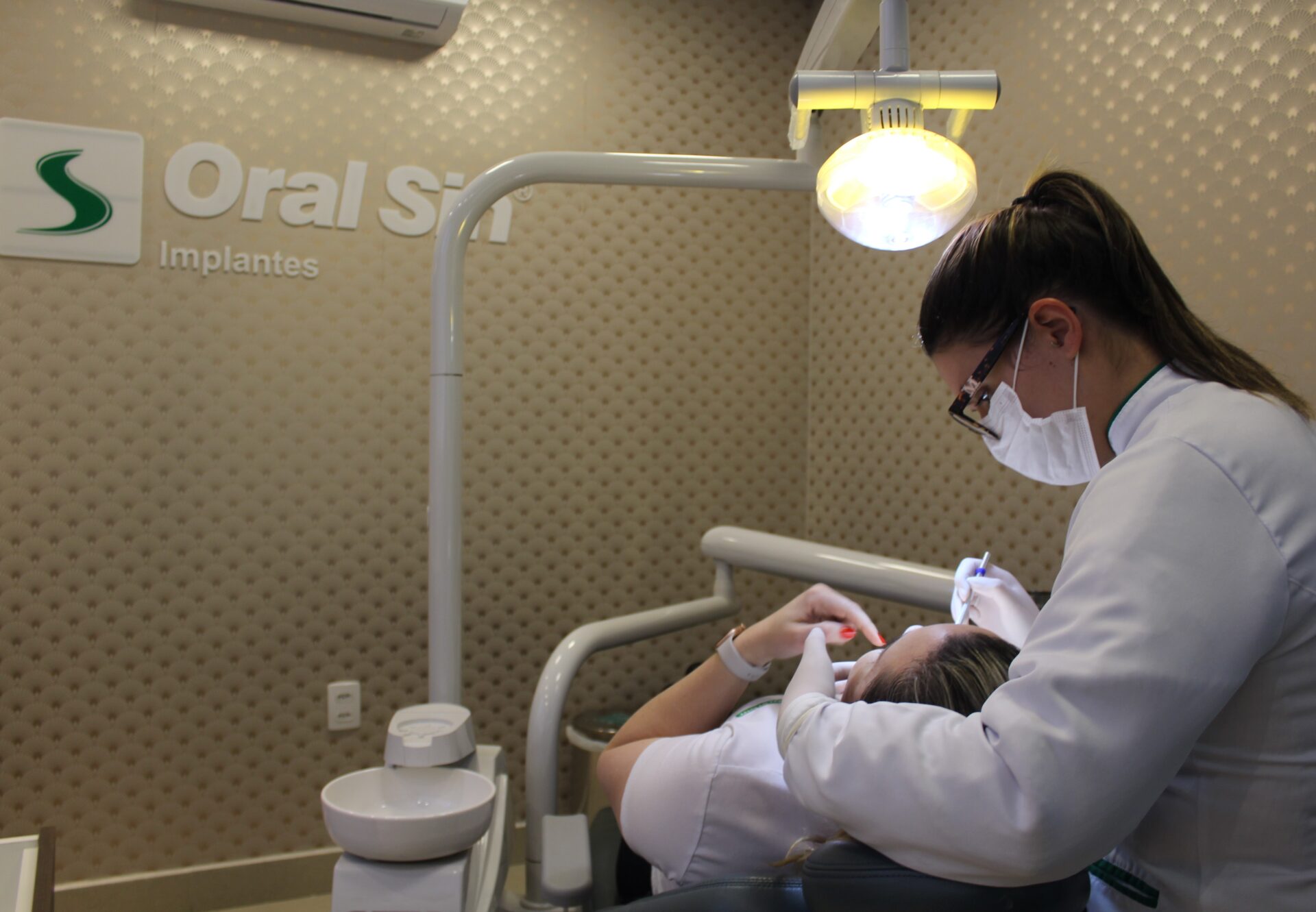Odontologia | Implante unitário é o que mais se assemelha ao dente natural