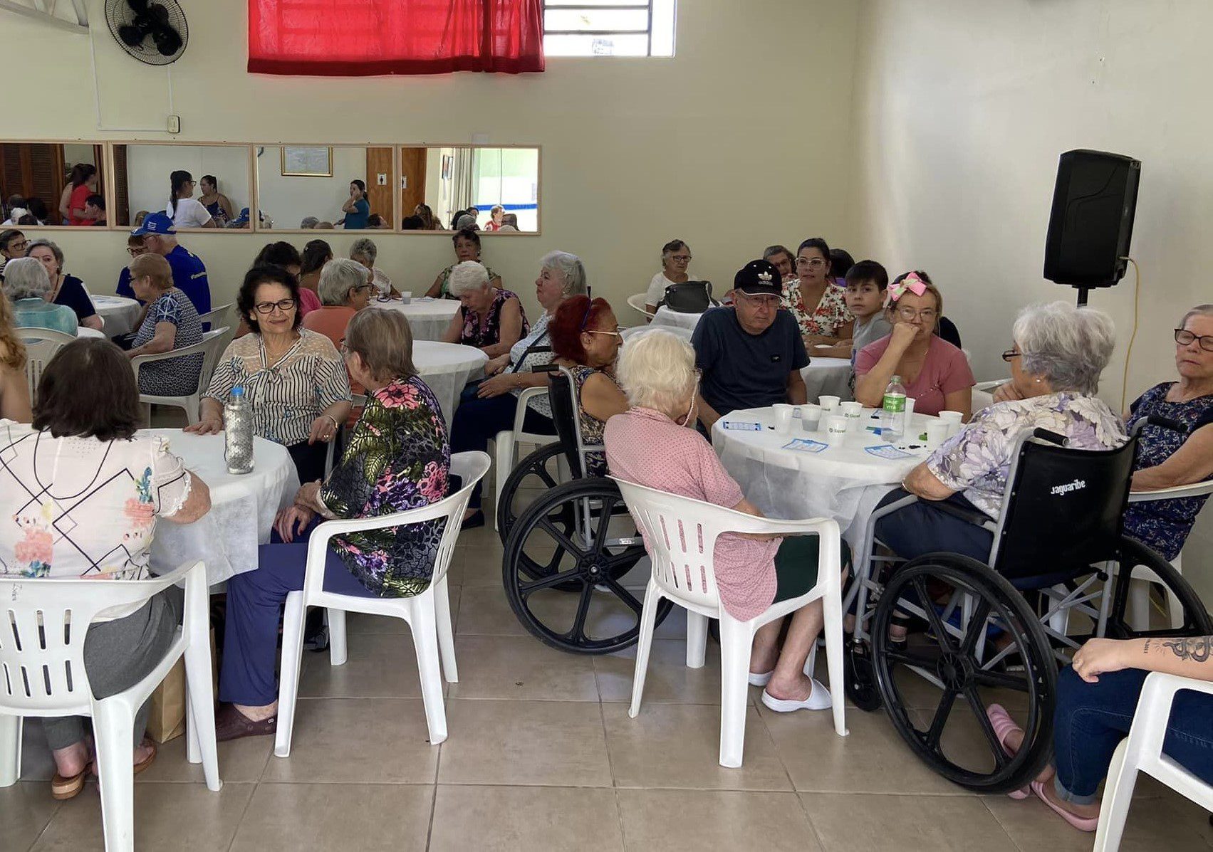 Associação dos Aposentados e Pensionistas de Gravataí promove jantar baile