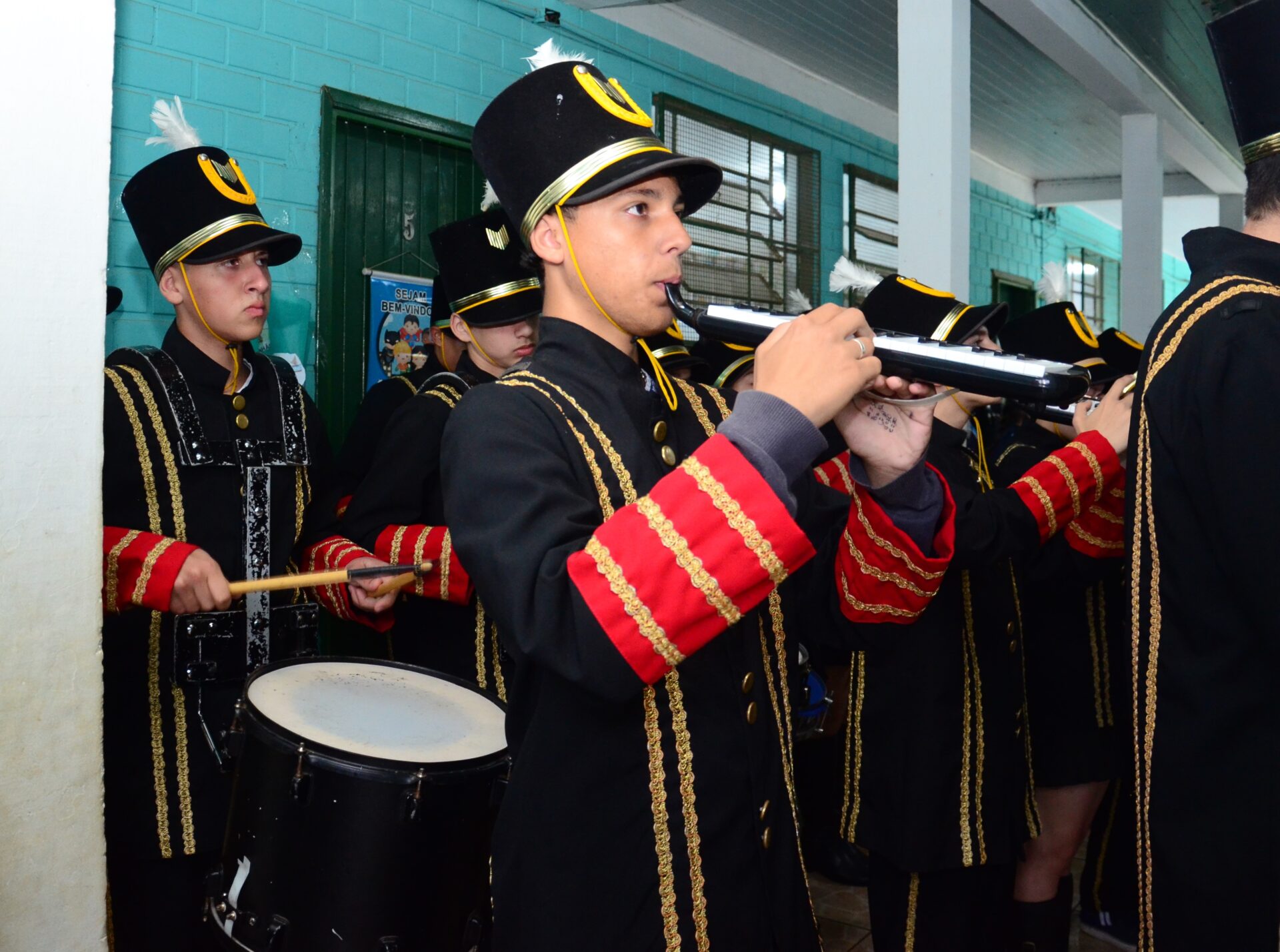 Escola Cívico-Militar Murialdo sedia abertura da Semana da Pátria em Gravataí