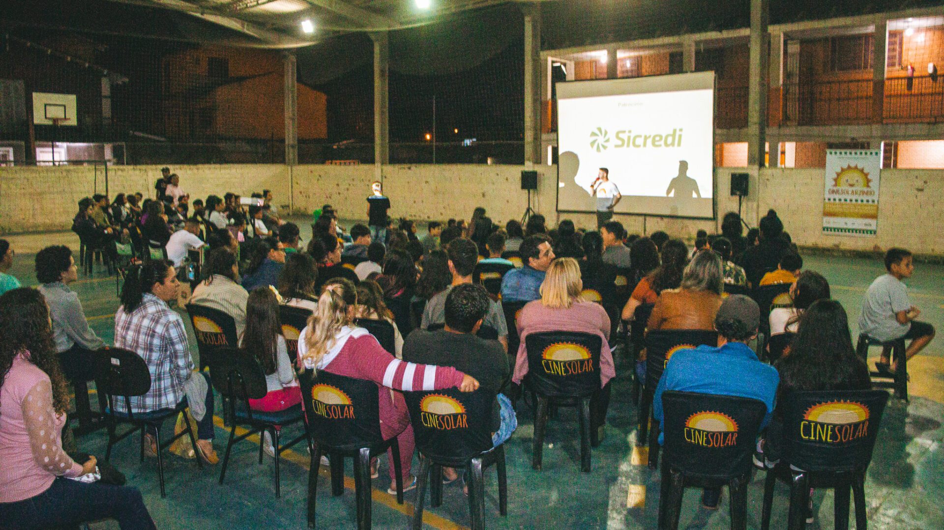 CineSolarzinho reúne centenas de pessoas em Gravataí