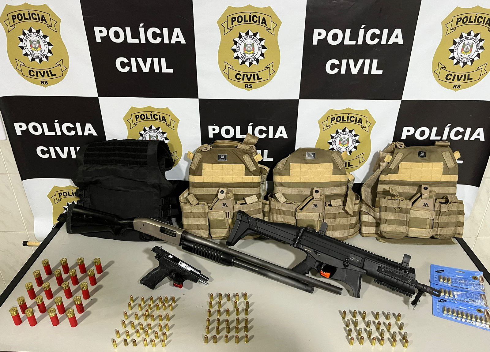 Investigação sobre tráfico em Gravataí resulta na apreensão de armas e munições