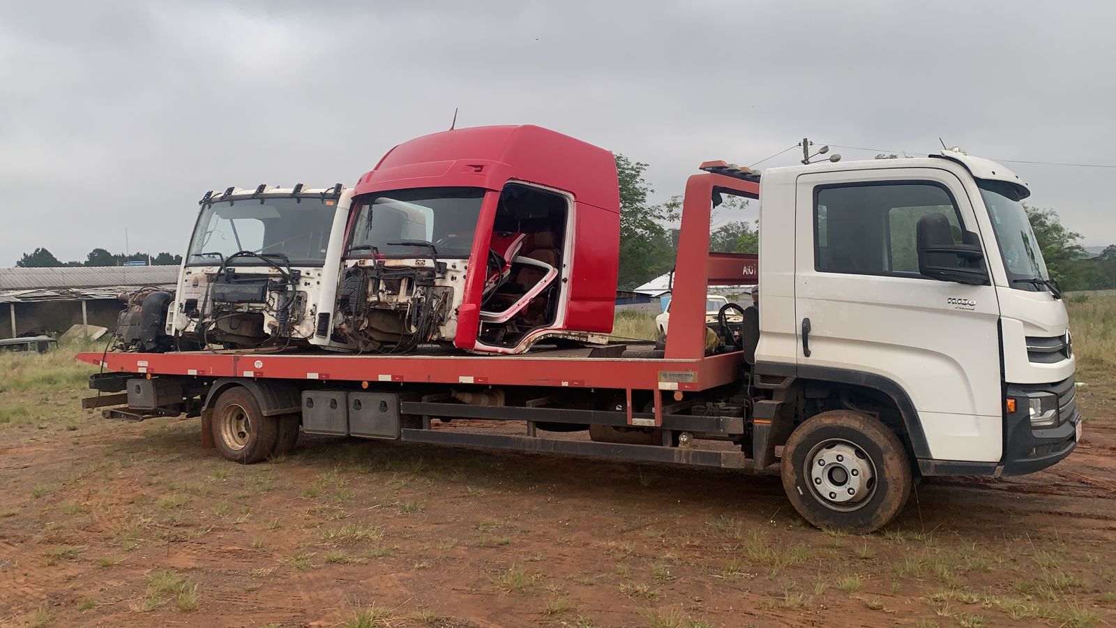 Polícia descobre em Gravataí desmanche clandestino de caminhões roubados