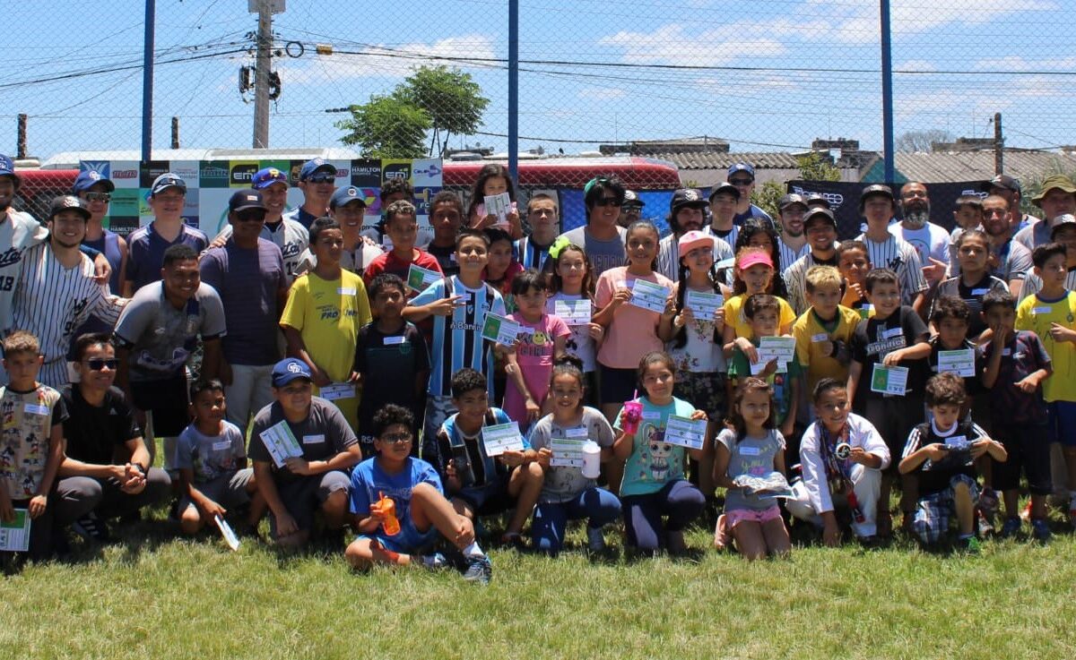 De forma voluntária, equipe de Gravataí ensinará crianças da Restinga a jogar softbol