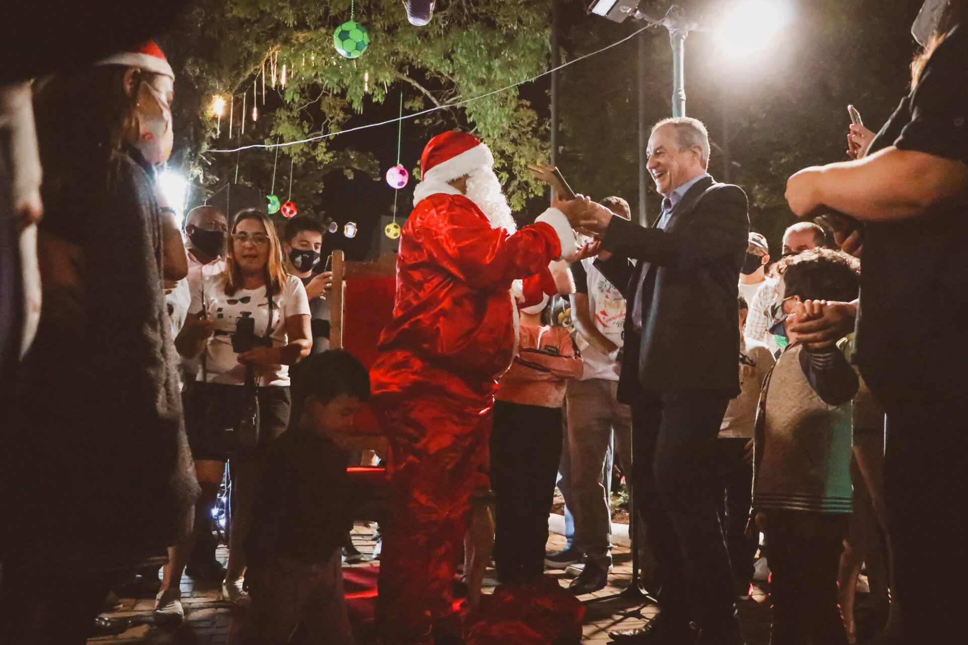 Em Gravataí, Rua Aberta terá chegada do Papai Noel e acendimento das luzes de Natal