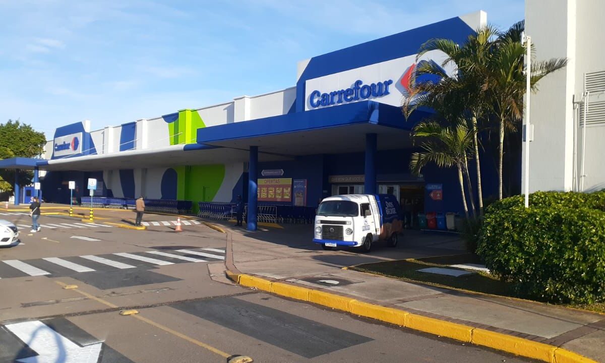 Seis meses após inaugurar em Cachoeirinha, Carrefour será transformado em Atacadão