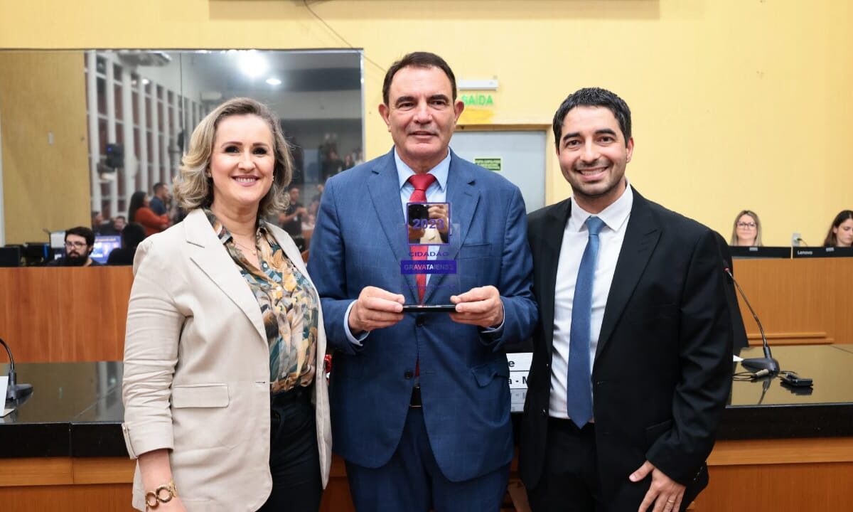 Presidente da Rede de Farmácias São João recebe título de Cidadão Gravataiense