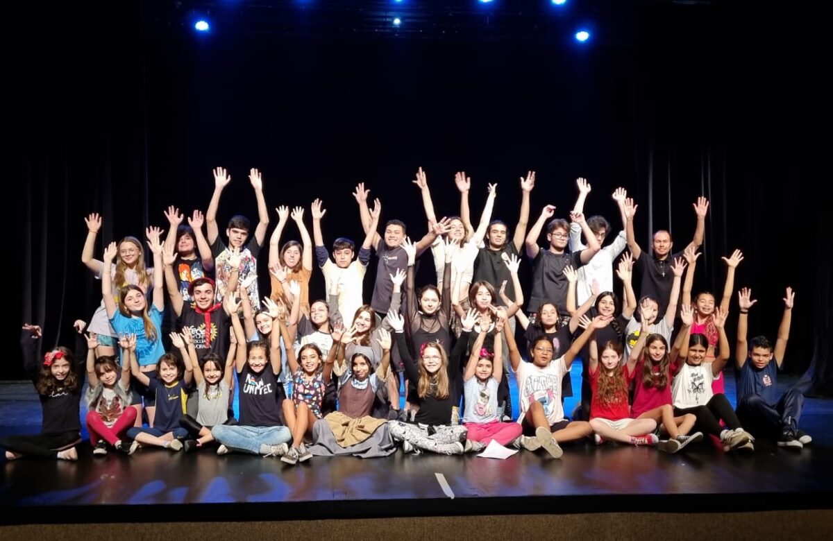 Crianças e adolescentes vão apresentar “Cinderella” e “Mamma Mia!” em Gravataí