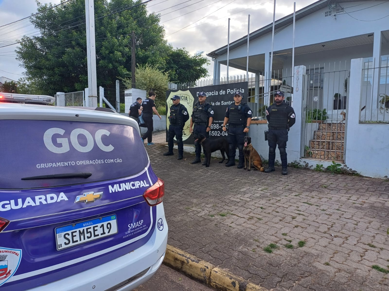 Guarda Municipal de Gravataí presta apoio a policiais civis em operação antidrogas