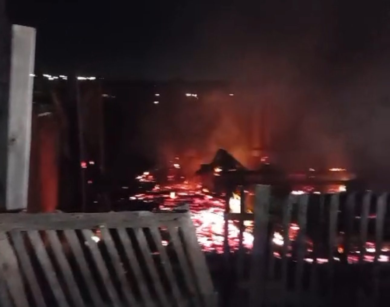 Incêndio consome duas residências em Gravataí