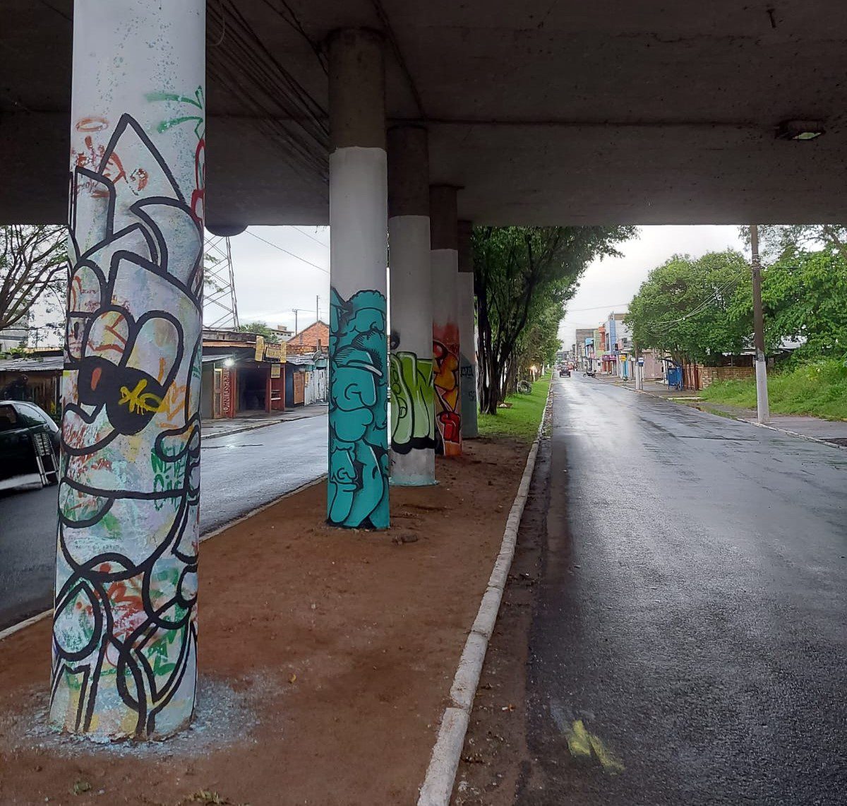 Viaduto de Gravataí ganha cores com a arte de grafiteiros da região