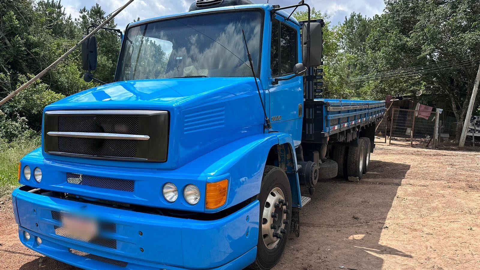 Caminhão furtado em Santo Antônio da Patrulha é recuperado em Gravataí