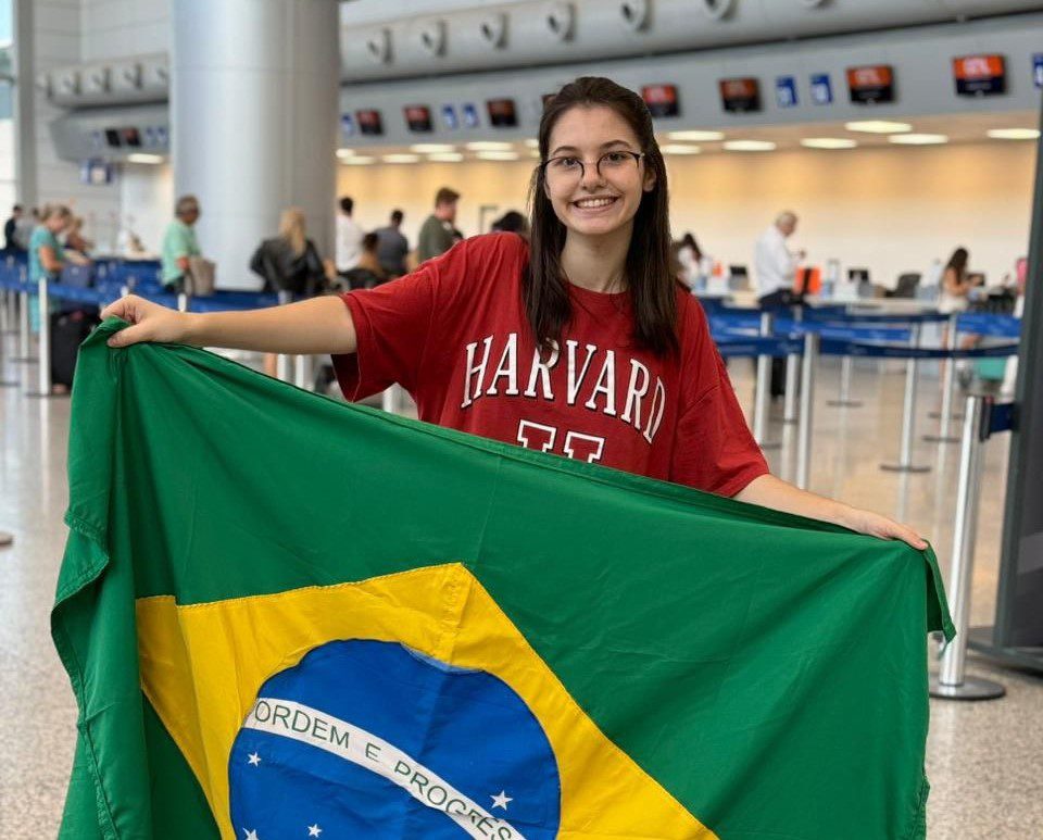 Ex-aluna do Sesi Gravataí, jovem de Cachoeirinha participa de torneio de debates em Harvard